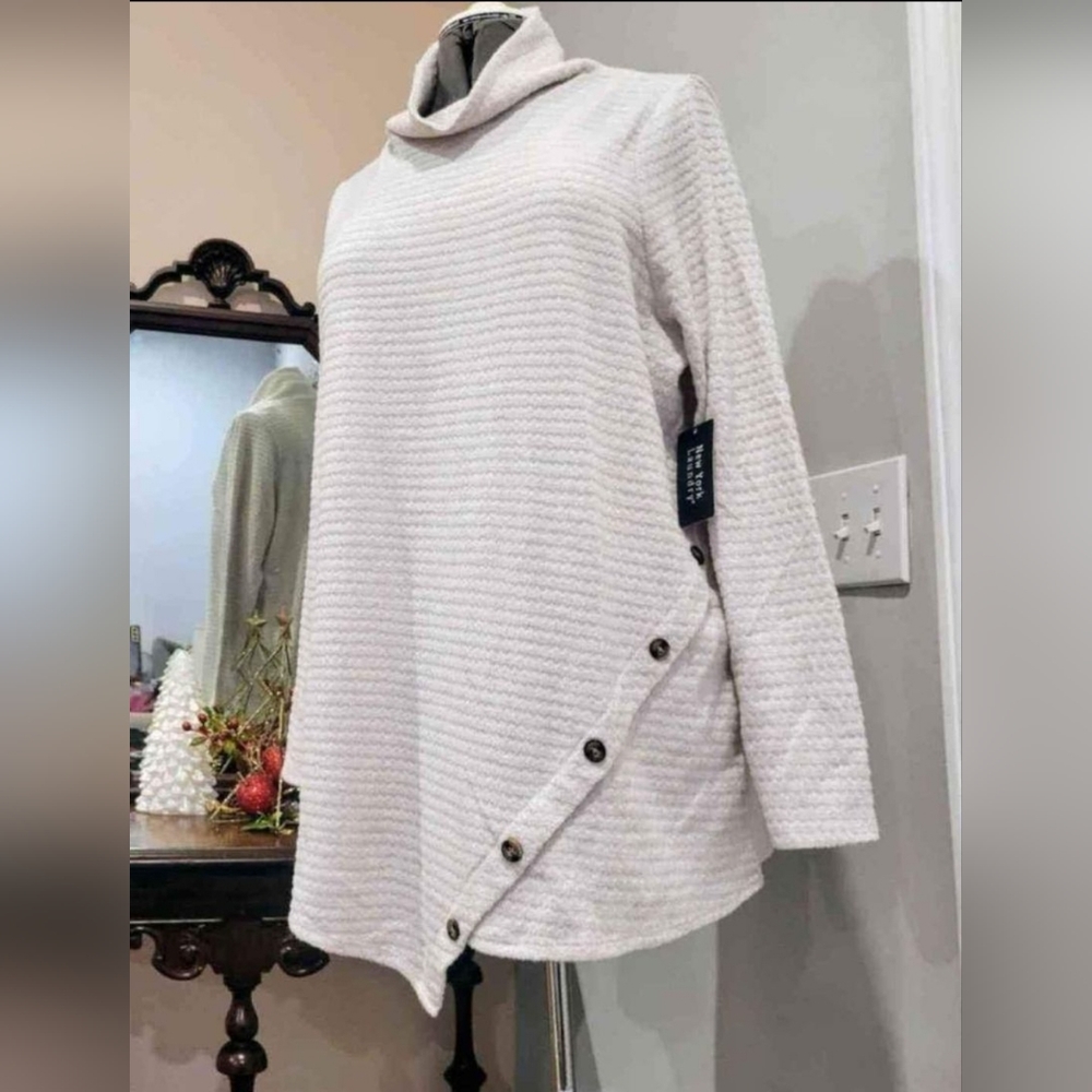 NWT 2X Honeycomb Pattern Sweater